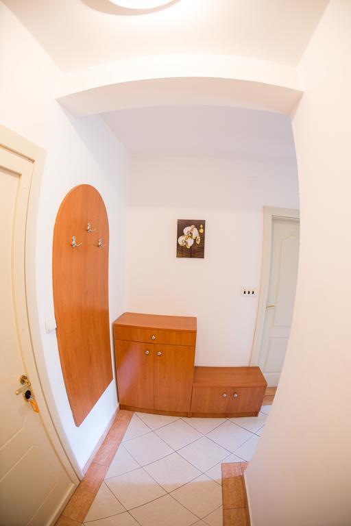Nlb * Budva